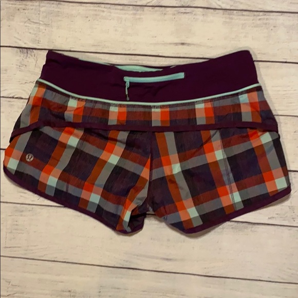 Lululemon 🍋 Speed Shorts - Picture 2 of 5